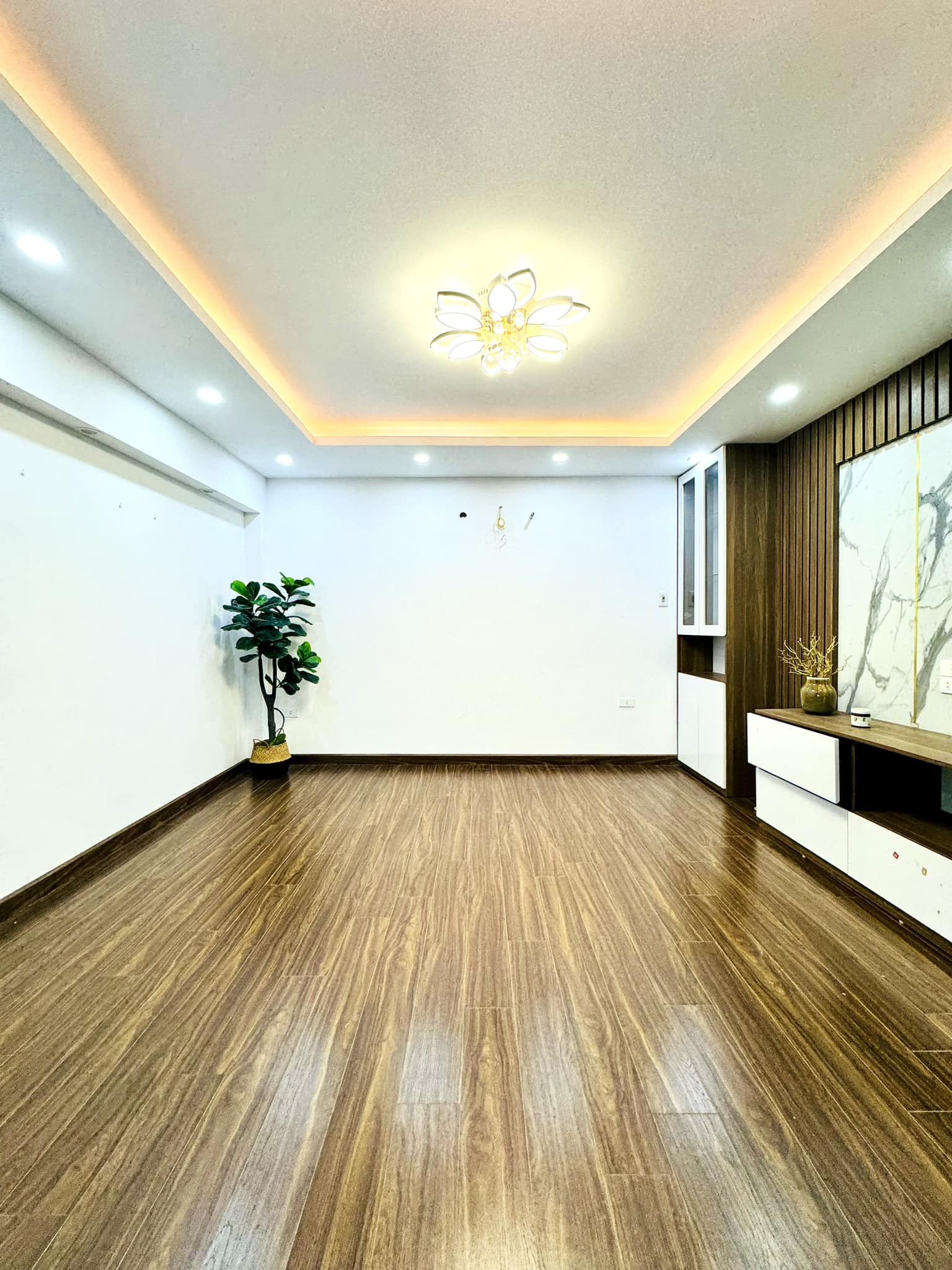 HOT! Ô tô tránh 35m, Ngõ ba gác, Tặng full nội thất bán nhà Xã Đàn-0946383428