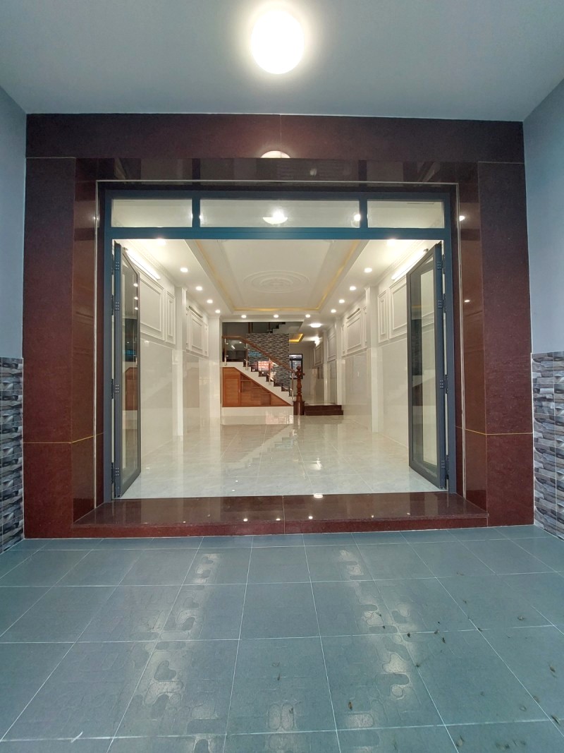 Bán nhà mặt tiền chợ BÀ HOM KHU PHÂN LÔ BÌNH TÂN - chỉ 9.95 tỷ