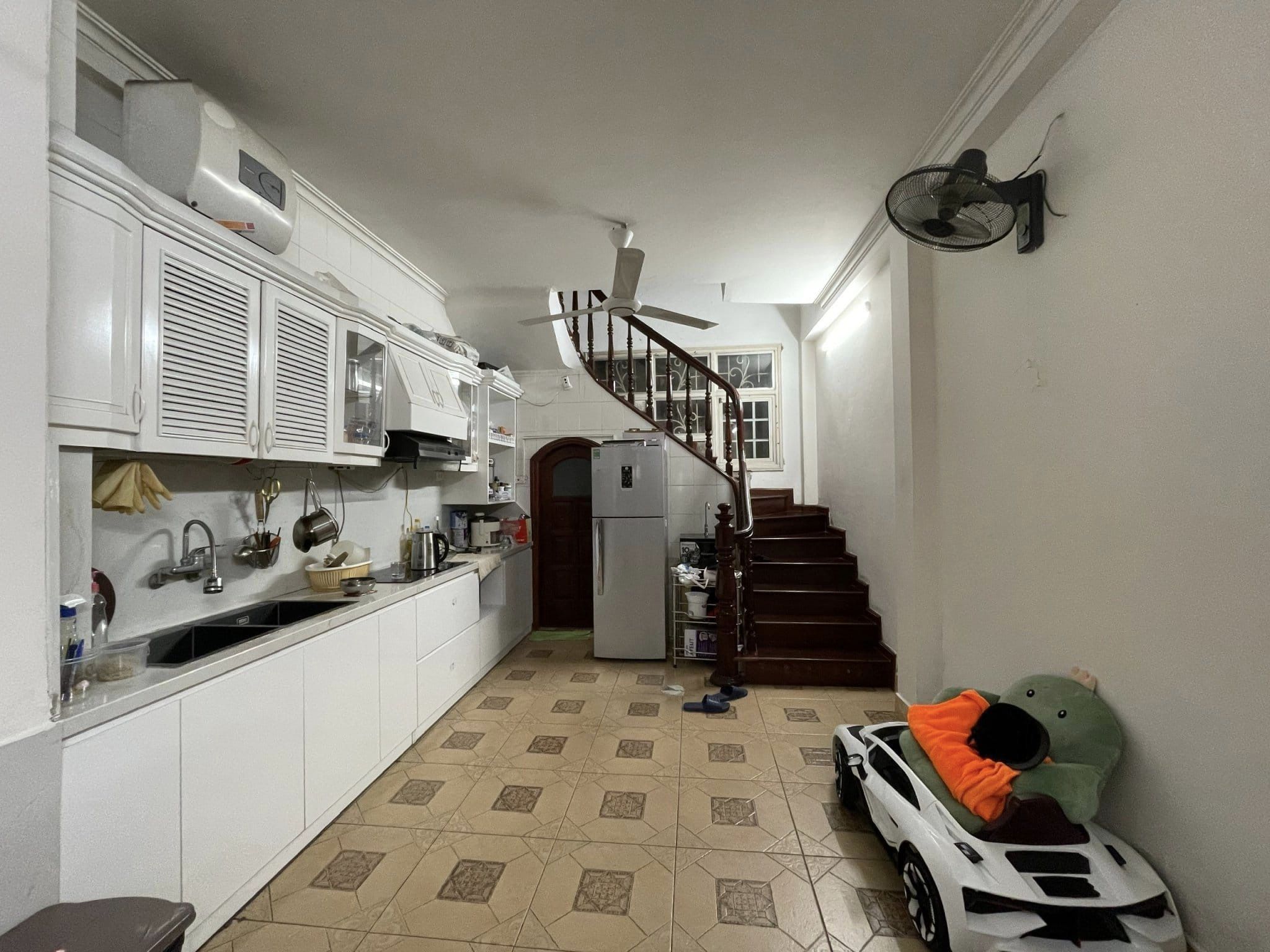 Bán nhà phố Trần Hưng Đạo Hoàn Kiếm, 43m x 5T x 4PN, KD, ô tô, giá 16 tỷ. LH: 0366051369