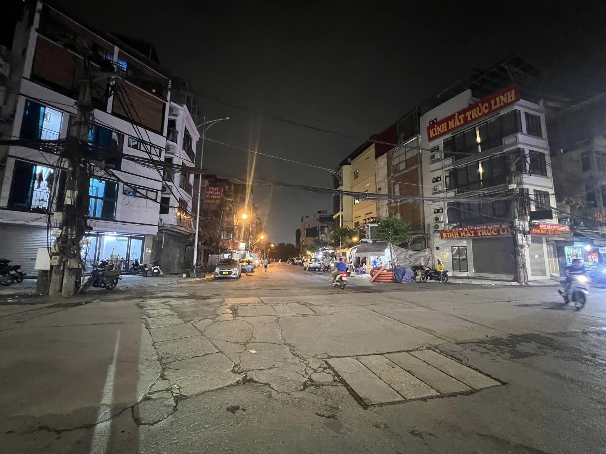 HIẾM VỊ TRÍ VÀNG BÁN ĐẤT MẶT PHỐ CHƯƠNG DƯƠNG ĐỘ 100M2 3 TẦNG 6M MT GIÁ CHỈ 16 TỶ HOÀN KIẾM