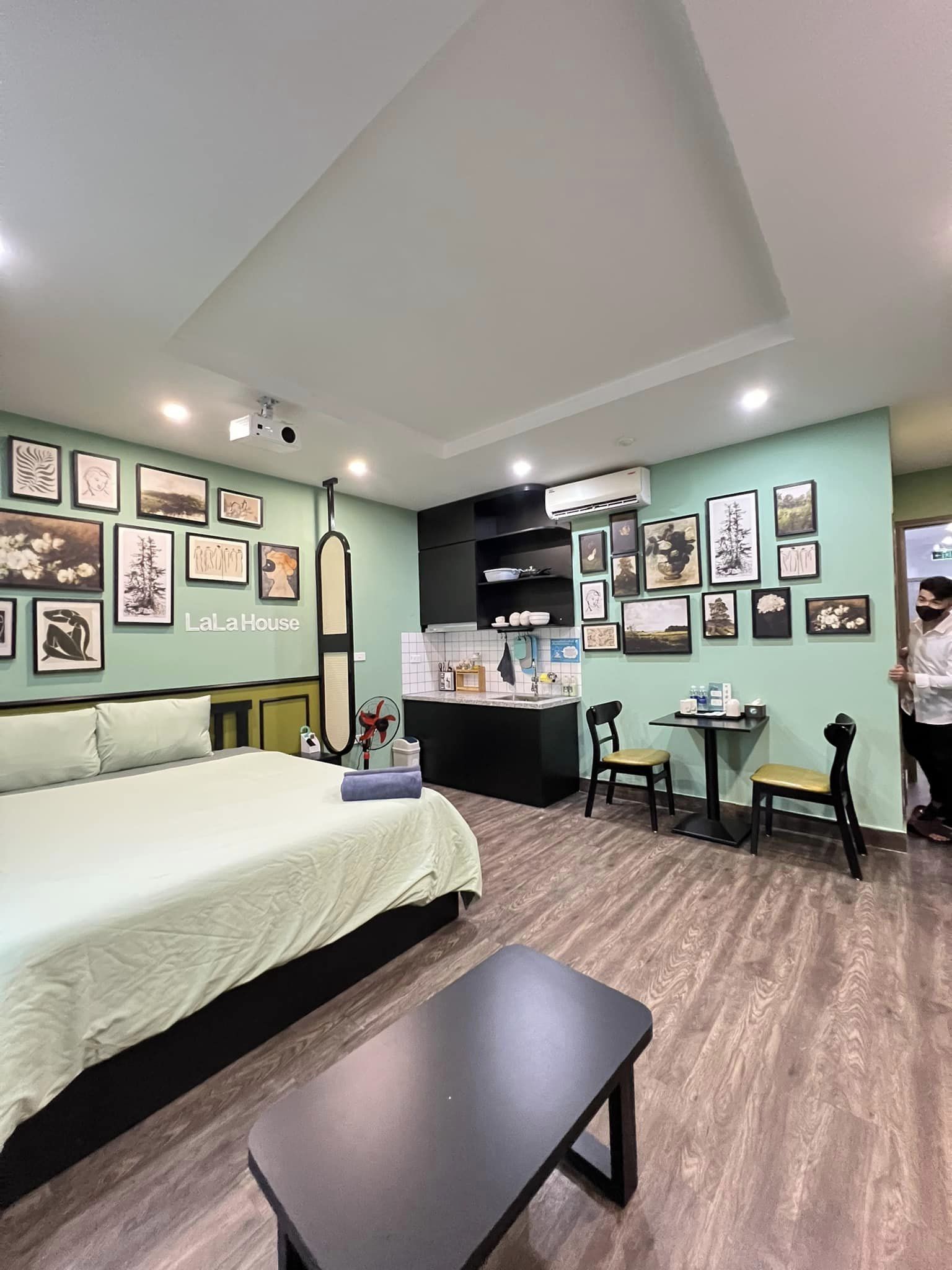 To như phố, Ô tô tránh Đỗ Quang, Cầu Giấy 69m 8T, thu nhập 70tr/th, chỉ 30 tỷ