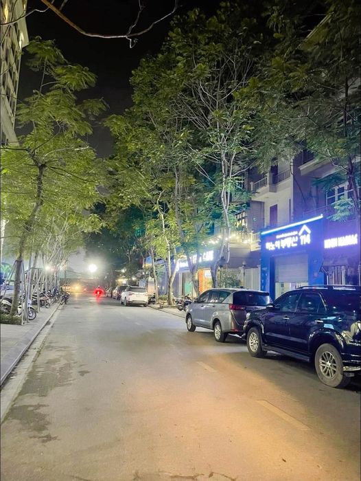 Hoàng Trọng Mậu, Nam Từ Liêm, 84m2,3.5 tầng, 5.8m ,MT, 15.2 tỷ