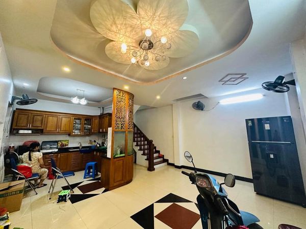 PHỐ VIP NÓNG BỎNG NHẤT NHÌ THỦ ĐÔ - TRUNG TÂM ĐỐNG ĐA - THÔNG SỐ VÀNG - DT : 62M - 6 TẦNG - MT7m - XÃ ĐÀN - CHỈ 7.x TỶ.