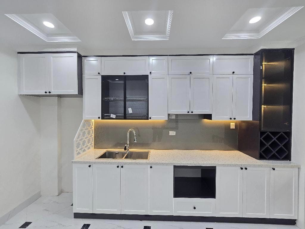 Bán nhà Đền Lừ 33m x 6 tầng 8.5 tỷ PHÂN LÔ - NHÀ ĐẸP - TRƯỚC NHÀ VƯỜN HOA