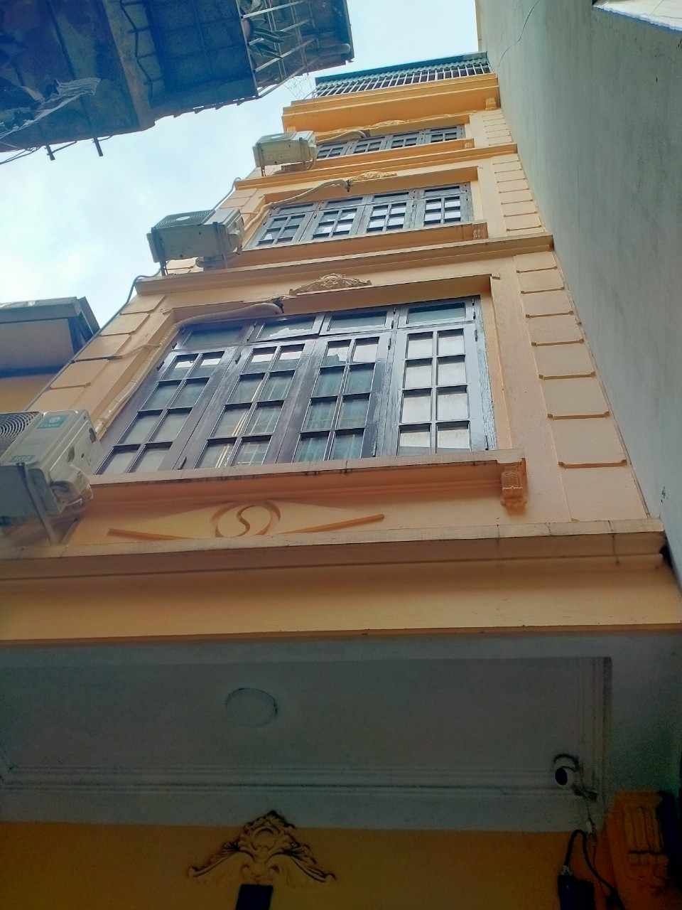 BÁN NHÀ Ô CHỢ DỪA ĐỐNG ĐA 46M X 5 TẦNG NGÕ ĐẸP 30M RA MẶT PHỐ 7.2 TỶ.