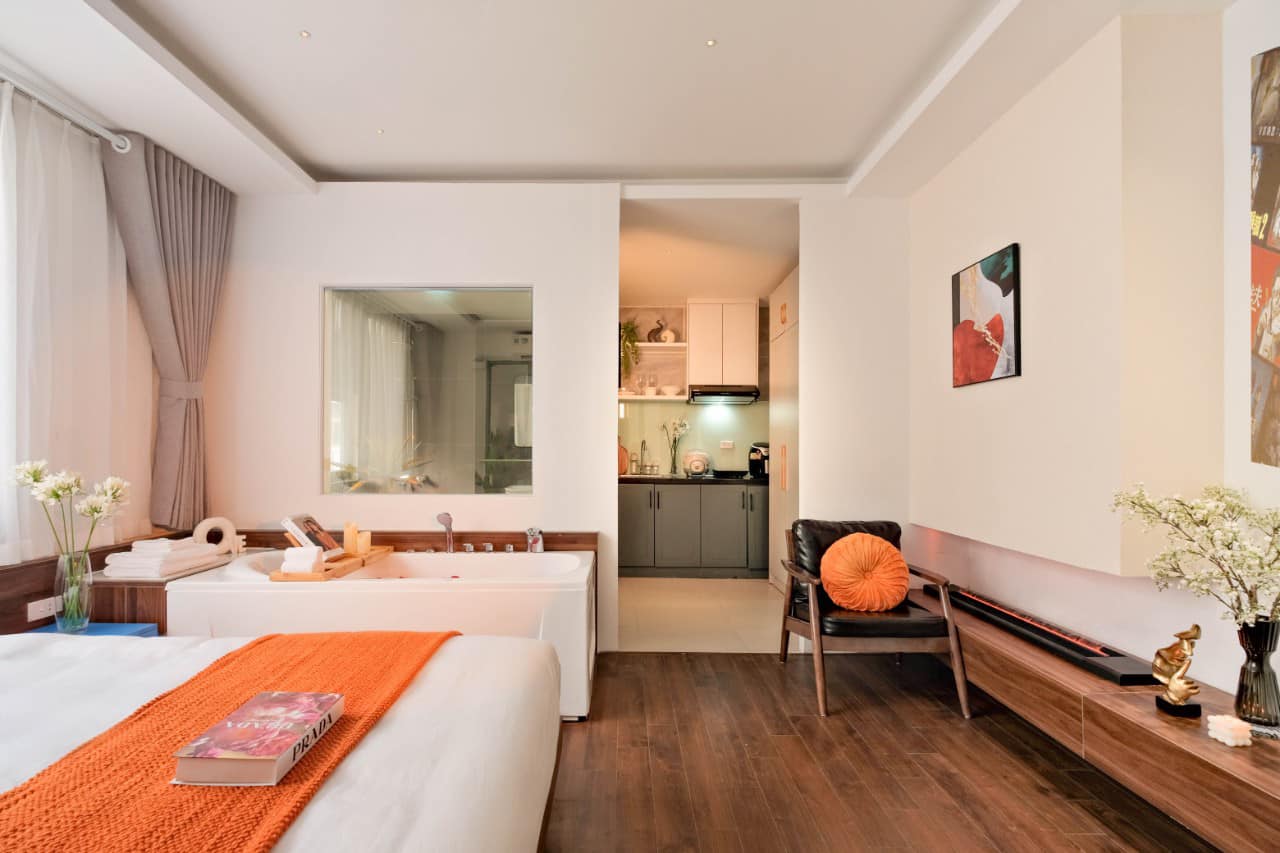 14.4 Tỷ Phố Lý Thường Kiệt Dòng Tiền 50tr/th 6 Tầng Thang Máy -15M Ra Phố