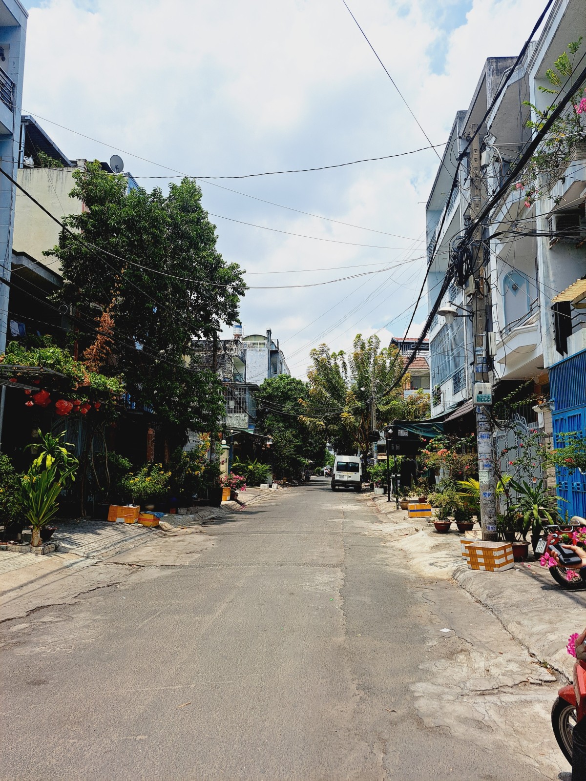 Bán Nhà Hẻm 8M Lý Thánh Tông Tân Phú, 80m2, 4 Tầng, 5 P.Ngủ, Sổ A4 Chỉ 8 Tỷ TL