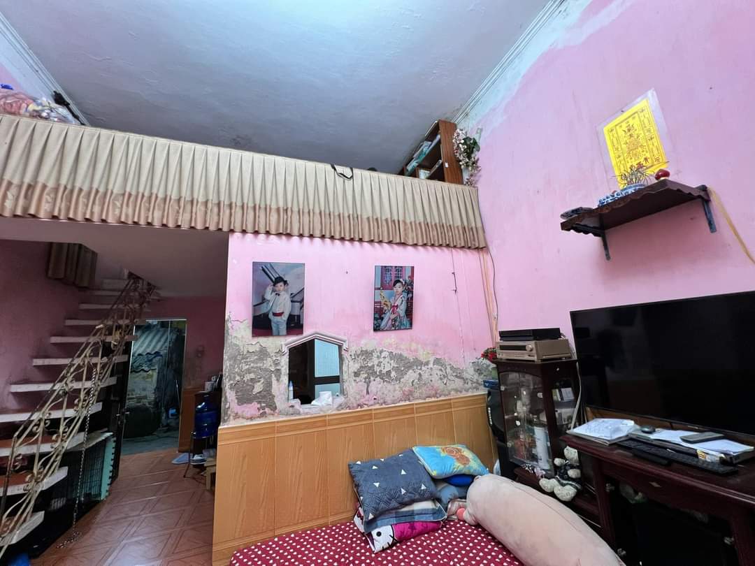 Nhà ngõ 32/80 m2T1 , nhà kiểu cũ , mặt tiền thoáng 6m ,giá hậu hĩnh 3.7 tỷ ngay tại Nguyễn Trãi