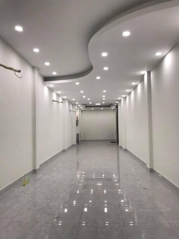 Bán gấp nhà mặt tiền đường Cách Mạng Tháng Tám quận Tân Bình 4.2x18m 3 lầu chỉ 17.9 tỷ