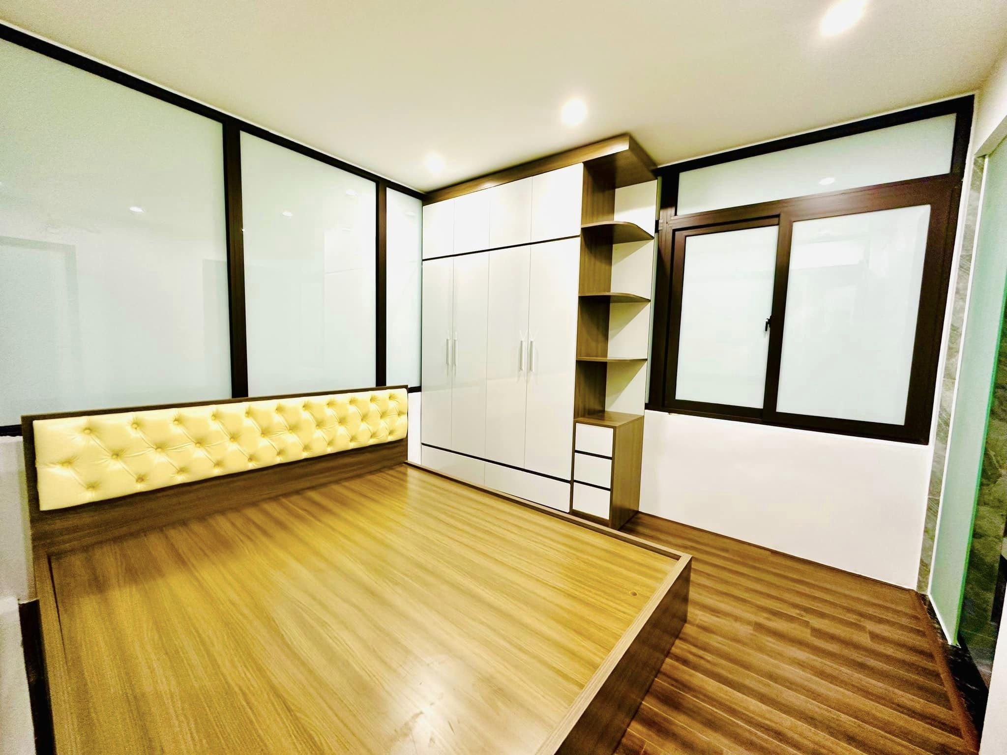 BÁN NHÀ MỸ ĐÌNH 55M 5T MT4.5 Ô TÔ ĐỖ CỔNG, NHÀ ĐẸP, NGÕ THÔNG, HƠN 9 TỶ