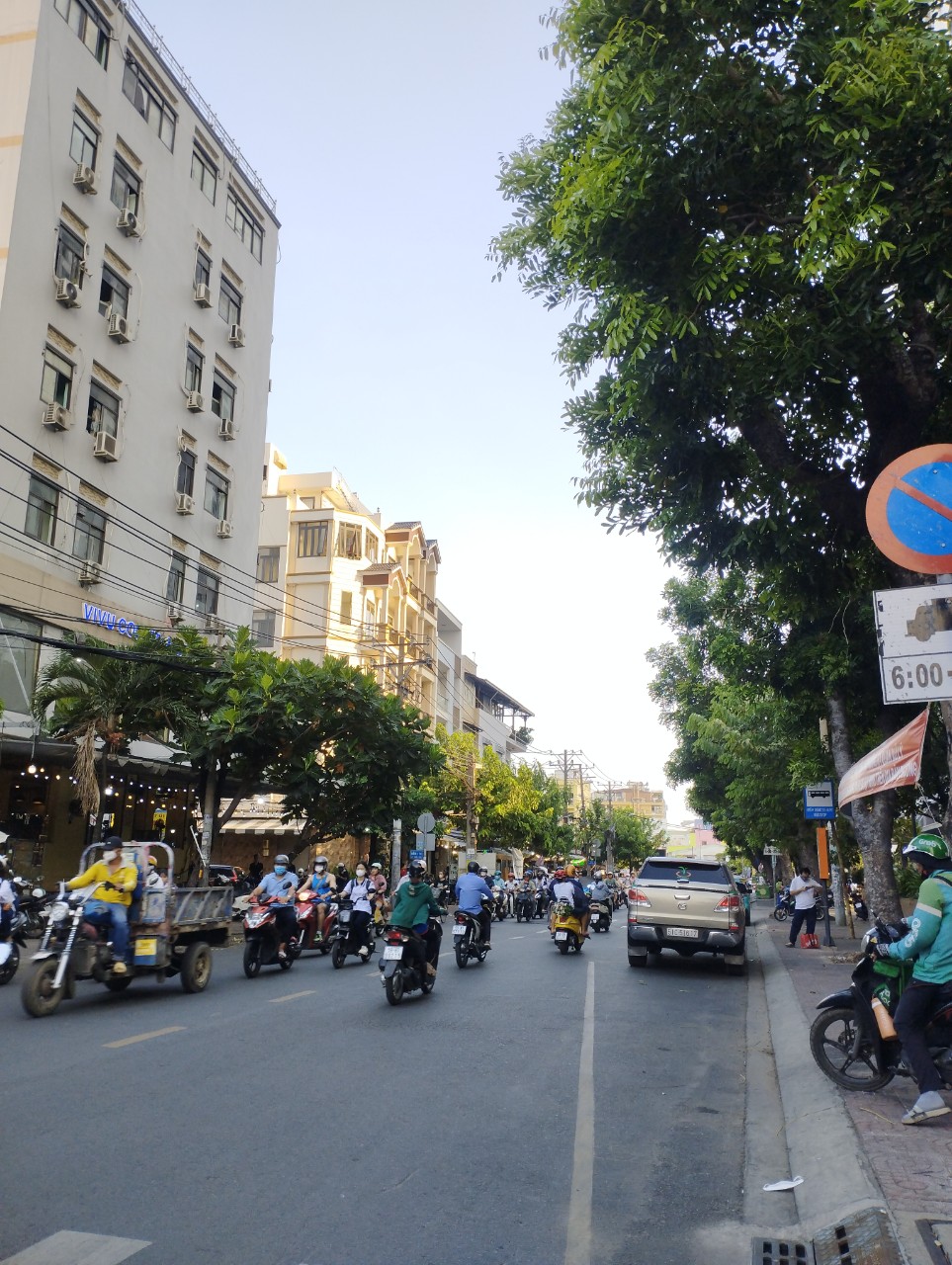 Hiếm Lý Thánh Tông - Tân Phú 4x18m2 - 2 tầng - HXH tránh vô nhà