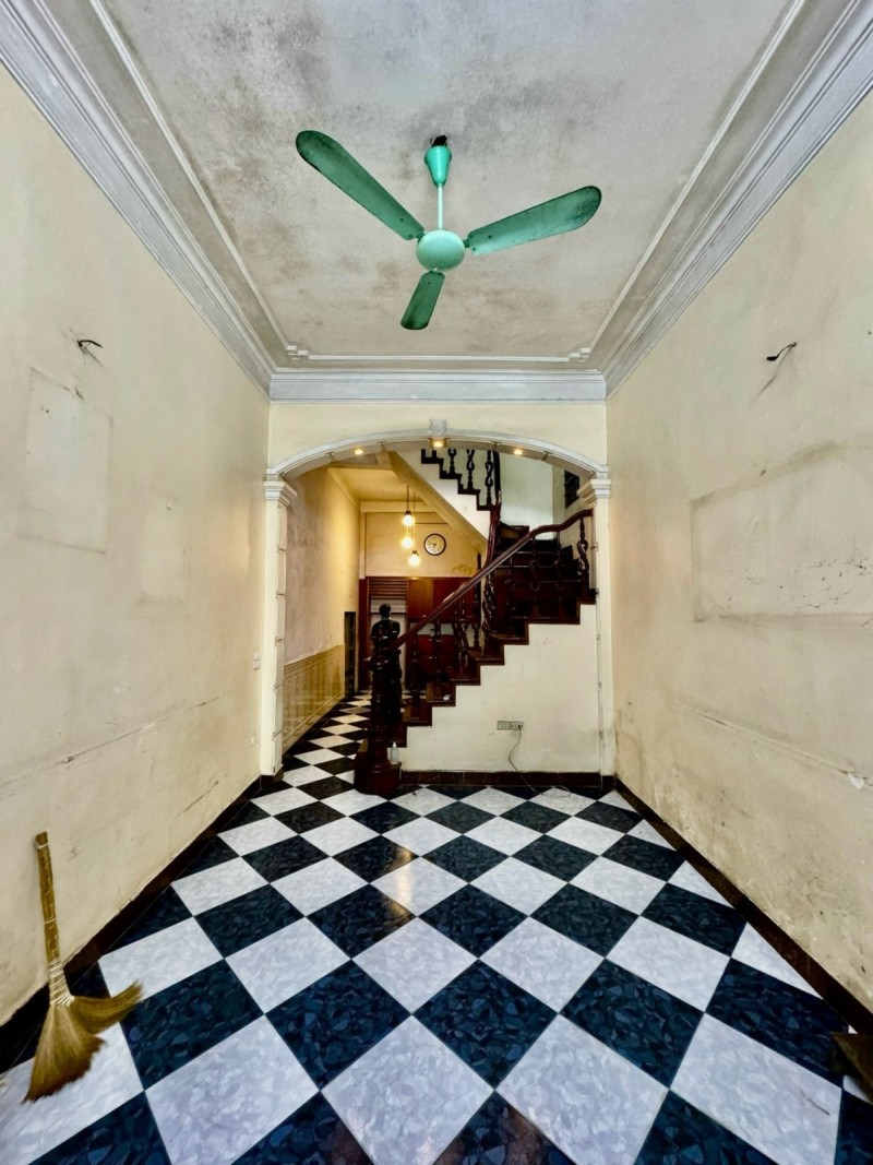 CHO THUÊ NHÀ PHỐ TÔN ĐỨC THẮNG, ĐỐNG ĐA - KD TỐT - NGÕ Ô TÔ