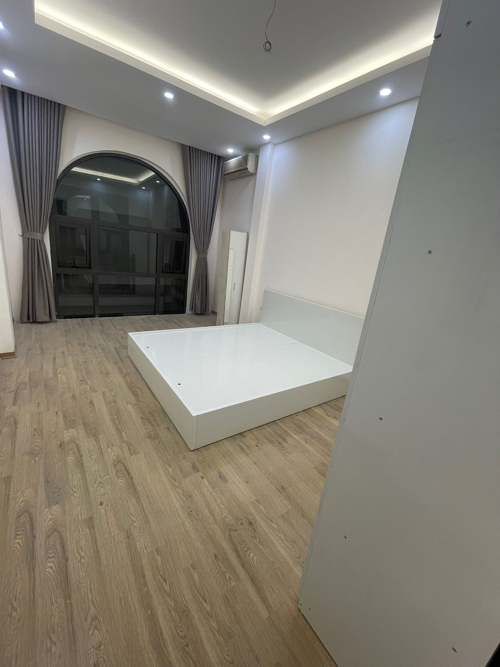 Bán Nhà Thái Hà. Đống Đa. Ô Tô. Kinh Doanh. DT 41m2. MT 3,6. 4 Tầng. Giá 11,46 Tỷ.