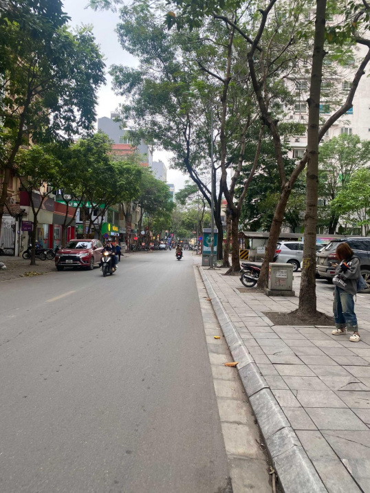 Siêu hót 240m2 mặt tiền 8m phố Ngụy Như Kon Tum làm ngân hàng, nhà hàng, cafe kinh doanh cực đỉnh