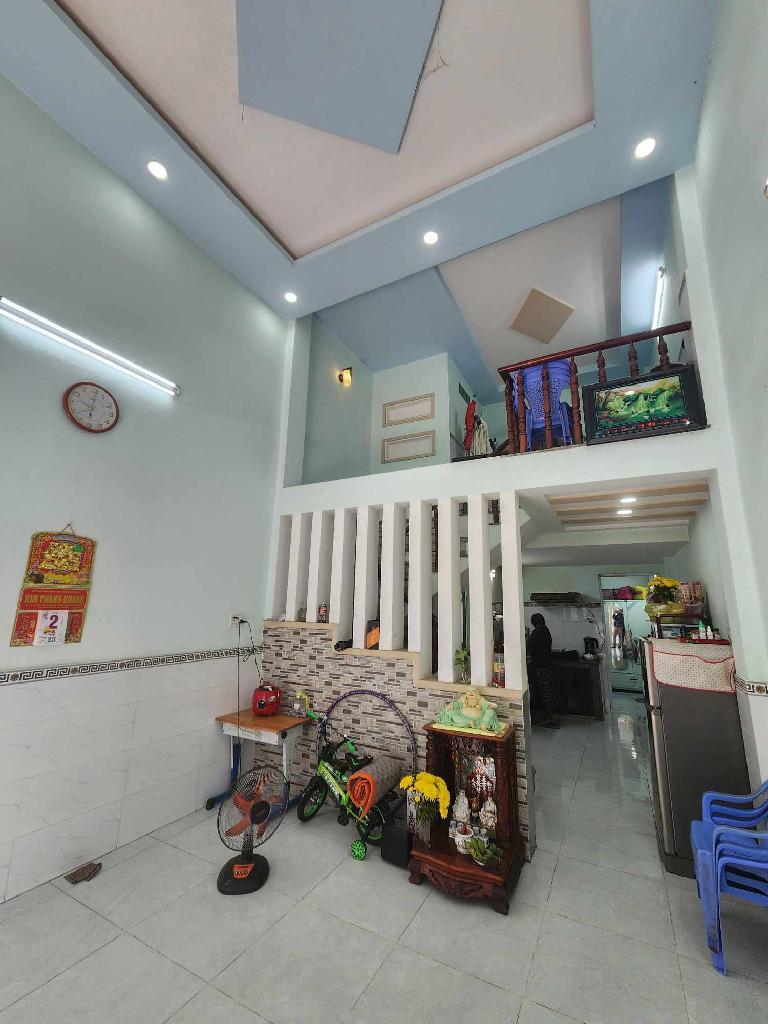 Bán nhà đường Lê Đình Cẩn, Bình Tân, , 2 tầng,hẻm lớn xe tải vi vu, 4x12, 3tỷ nhỉnh chút