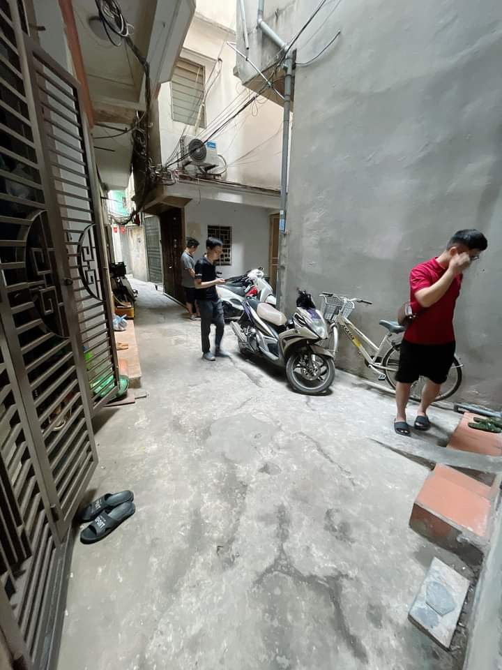 BÁN NHÀ ĐẦU PHỐ KIM MÃ – 32M – 3 TẦNG – 3.4 TỶ.