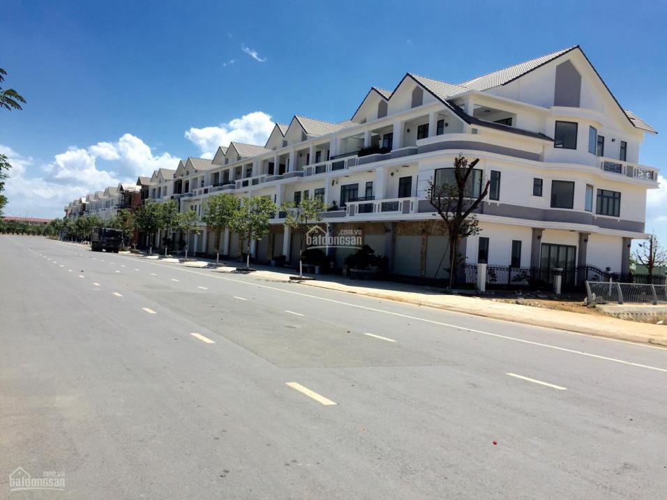 Chủ cần bán gấp lô đối diện công viên giá 1,9 tỷ LH 24/7: 0917511235