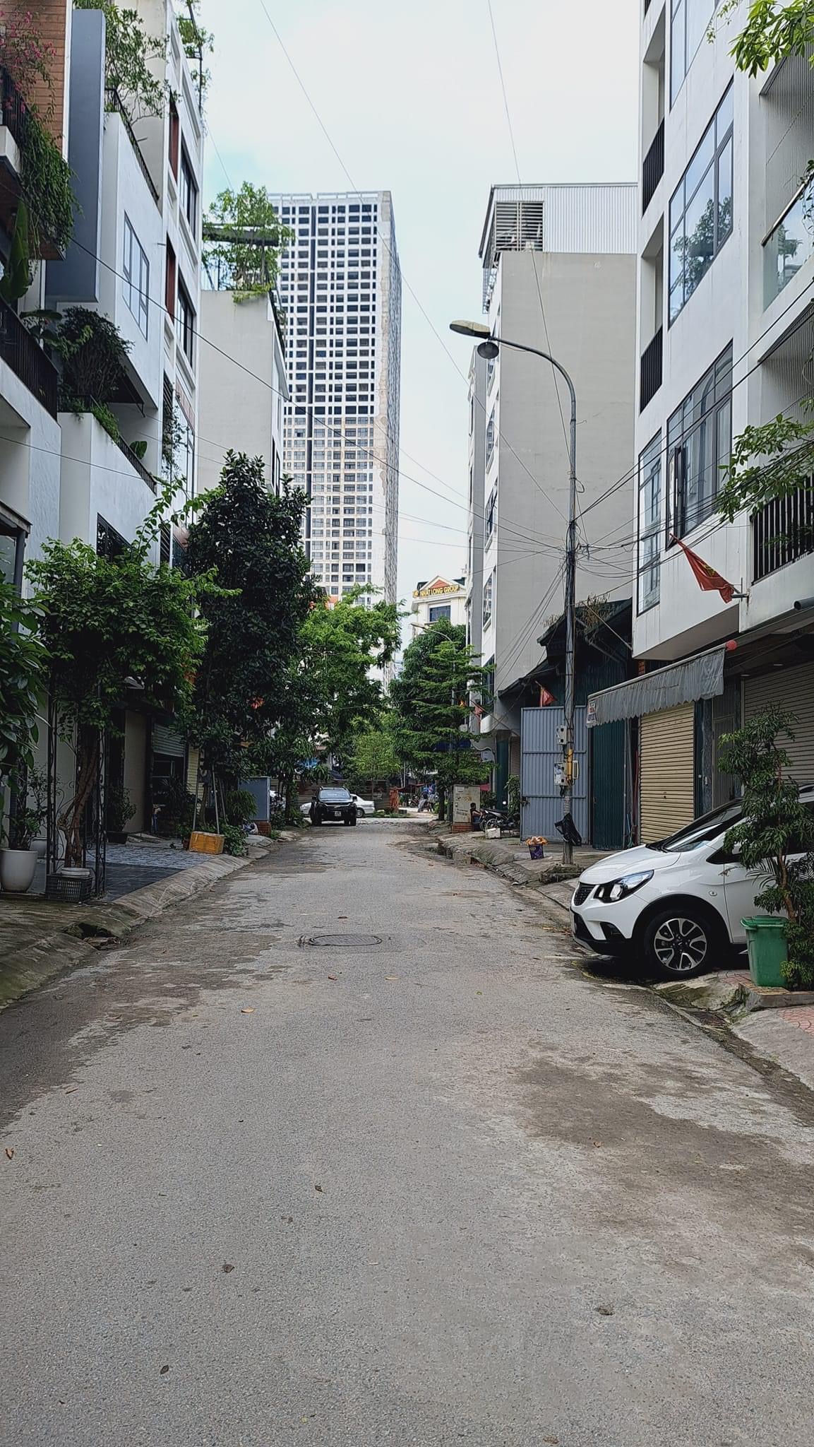 GIẢM 300TR CẦN BÁN NHANH NHÀ LIỀN KỀ VẠN PHÚC - NHÀ 5 TẦNG - DT 50m2 - MT 5M CÓ VỈA HÈ KINH DOANH TỐT