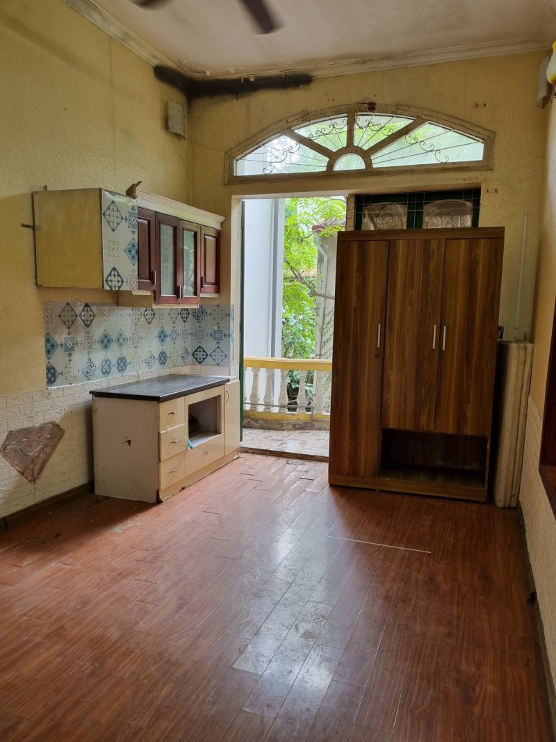 Bán đất tặng nhà 3 tầng 56m chỉ 5.6 tỷ tại Hoàng Hoa Thám, 3 thoáng giá đầu tư