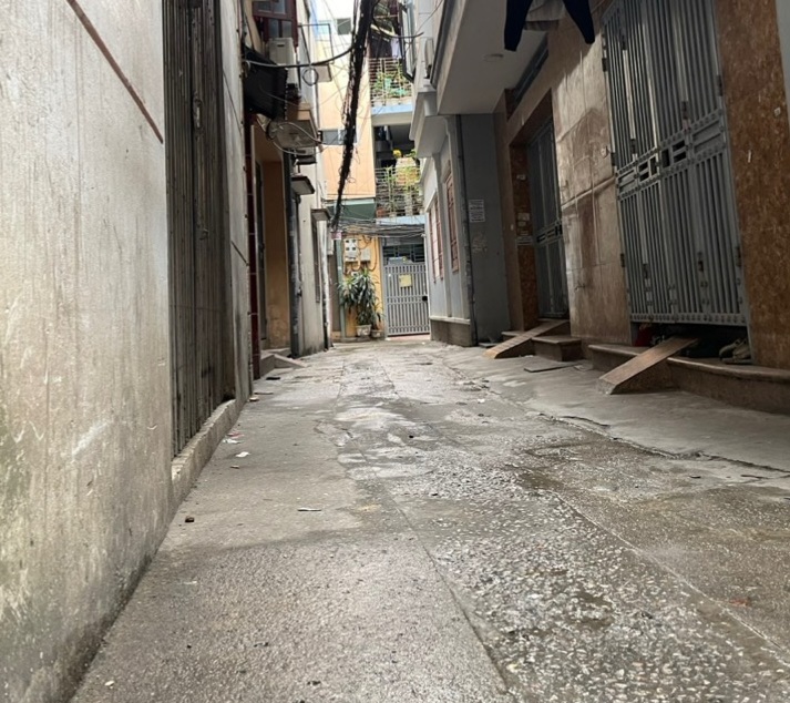 BÁN NHÀ NGUYỄN VĂN HUYÊN – Ô TÔ 5 TẠ ĐỖ CỬA – GẦN BÃI ĐỖ XE NGÀY ĐÊM – NGẬP TRÀN TIỆN TÍCH – 46M2, 6.4 TỶ