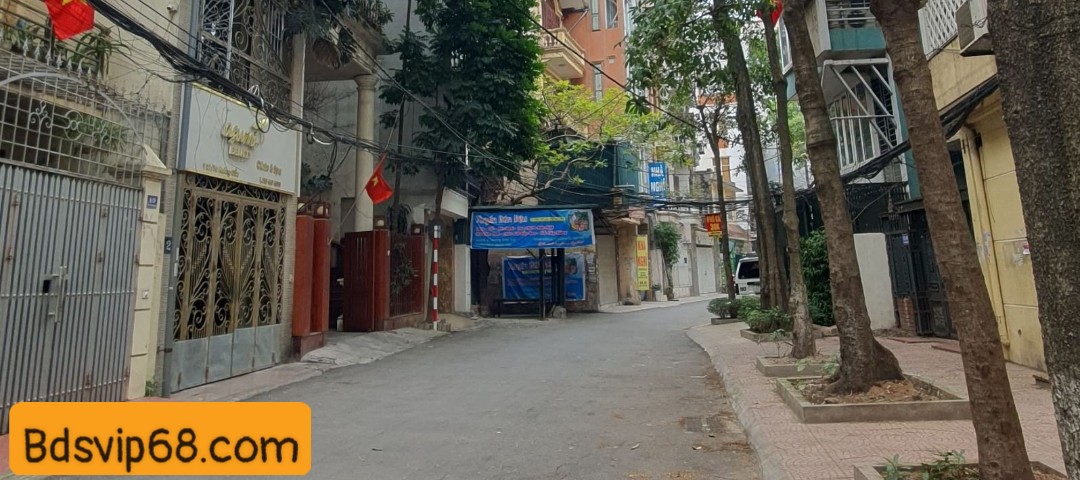 Bán nhà phố Hoàng Cầu, Đống Đa, đường ô tô tránh có vỉa hè, 65m2 4 tầng nội thất đẹp giá 17.5 tỷ