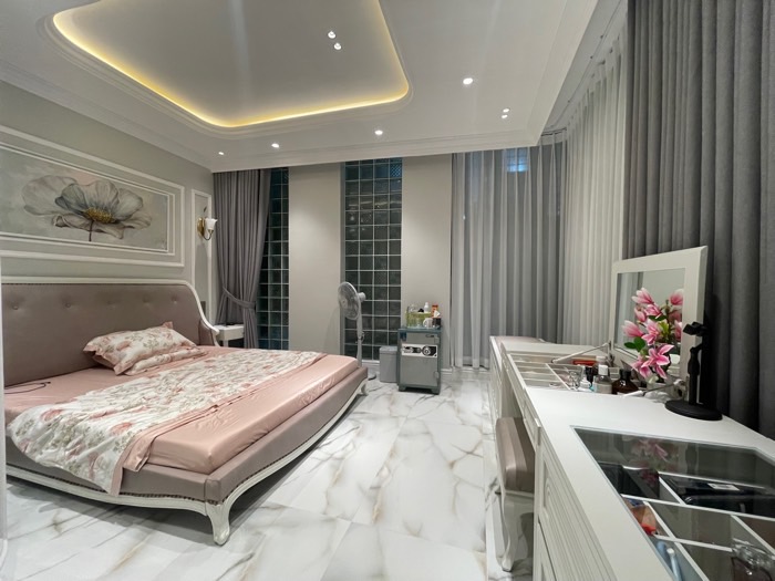 Nhà cực đẹp phố Đội Cấn 40m2, 5T, MT4.4m vỉa hè 4m kinh doanh hiếm quận Ba Đình