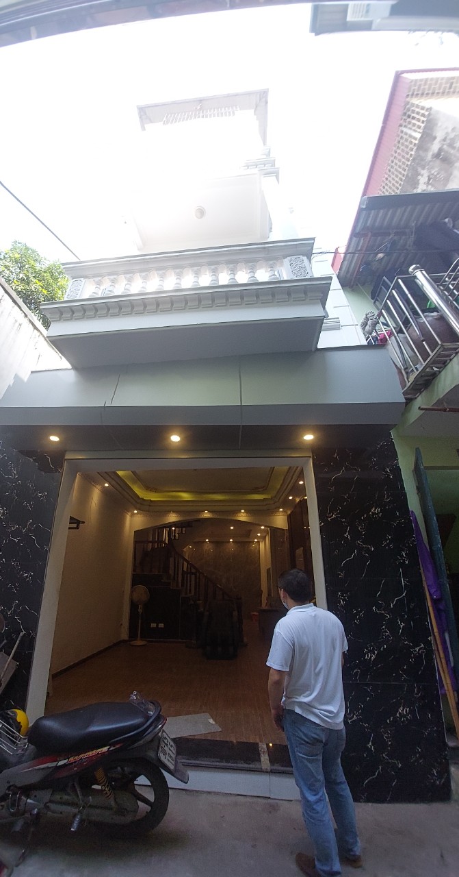 Cho thuê nhà trong ngõ Mai Động- HM. DT 35m - 3tầng - Giá 11tr