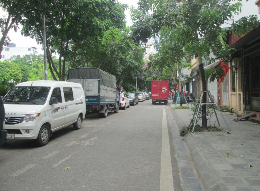 Tôi bán đất mặt ngõ 144 Cổ Linh view công viên cạnh AEON Mall 135m2 chỉ 18.9 tỷ. LH 0989.62.6116