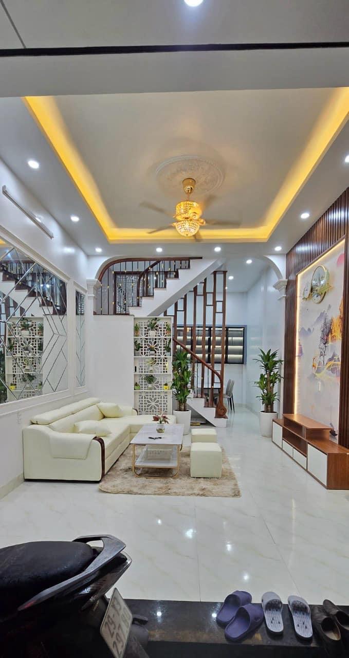 Chủ nhà cần tiền bán Gấp nhà Hot trung tâm Quận Đống Đa - Gần Ô Chợ Dừa - Văn Miếu Quốc Tử Giám . 40m2 x 4 tầng xây mới cắt lỗ chỉ 6,98 tỷ .