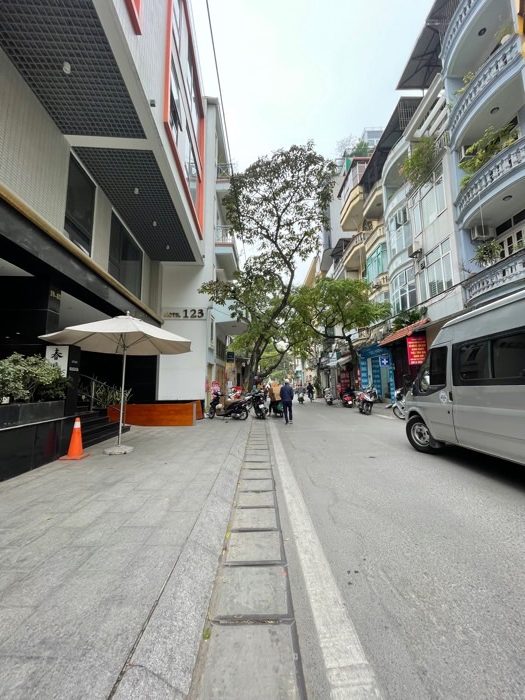 Cực Đẹp! Mặt phố Kim Mã Thượng 43m2, 5 tầng 2 thoáng vĩnh viễn kinh doanh đỉnh Ba Đình