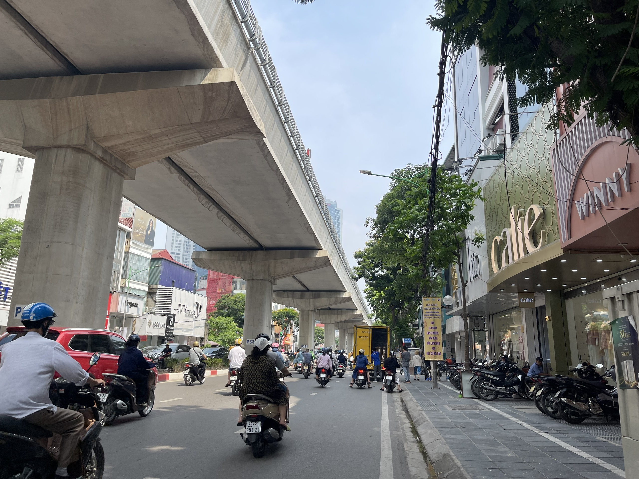 Bán khách sạn 5* trung tâm quận CẦU GIẤY, 9 tỷ/năm, 520m2 x 10 tầng, 250 tỷ