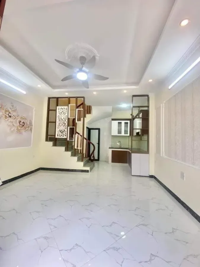 Bán nhà Thanh Đàm 30m2, MT 5m ngõ gần ôtô, nhà đẹp ở ngay, full đồ. SĐCC, giá 4.2 tỷ.