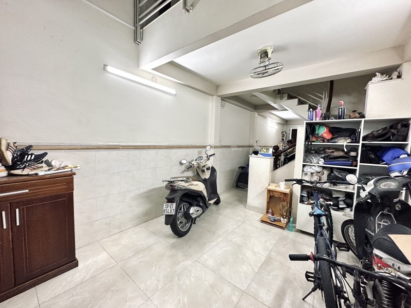 MẶT TIỀN HẺM KINH DOANH TRẢI NHỰA, Ô TÔ TRÁNH - HUỲNH VĂN BÁNH, P17, PHÚ NHUẬN - 35M2 A4 - 5 TẦNG BTCT - 7.x TỶ