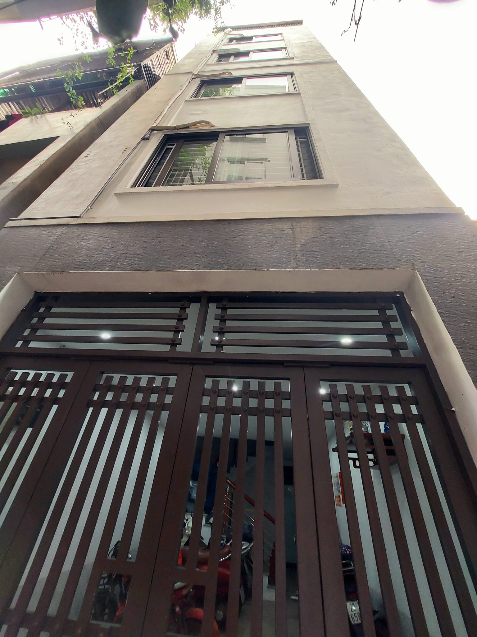 Cần bán tòa căn họ dịch vụ 50m2 x 6 tầng 10 phòng khép kín full đồ Trần Cung - Gía 7 tỷ