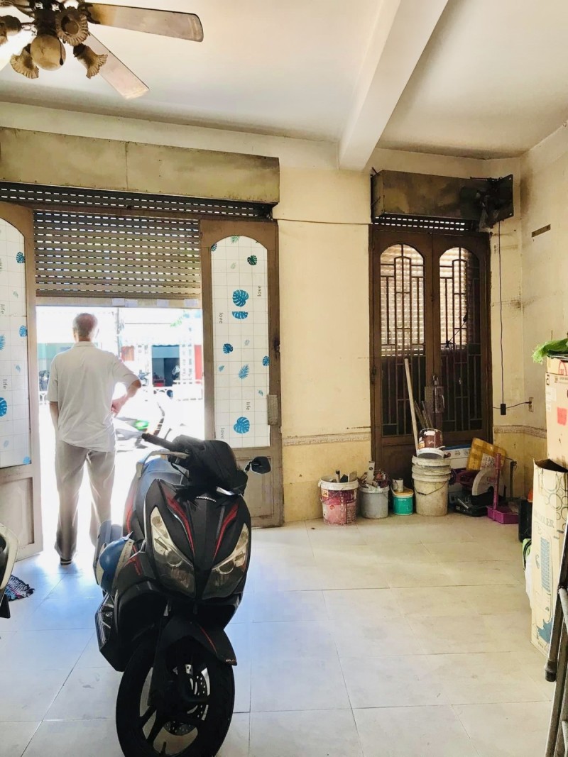 Bán nhà mặt tiền Phạm Văn Chí (5,5x 11) phường 8 quận 6 chỉ 10 tỷ