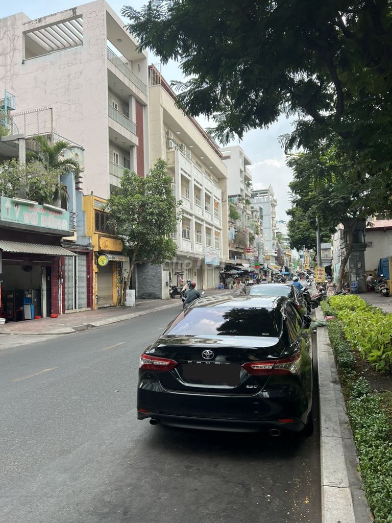 Bán gấp nhà MT đường Trần Quốc Toản, DT 3.1x12, 3 tầng, giá 12,2 tỷ