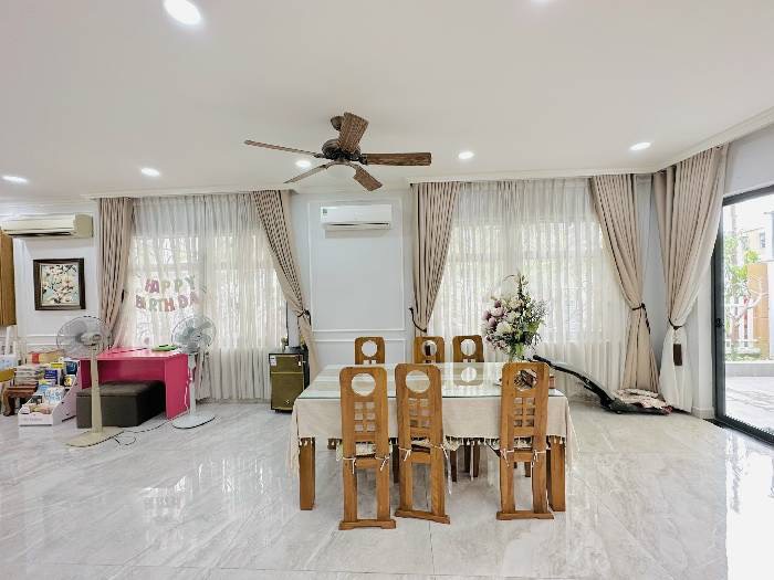 Bán Gấp biệt thự ven sông siêu VIP 220m2, 4T, Giga Mall Phạm Văn Đồng, Sổ Hồng Chính Chủ