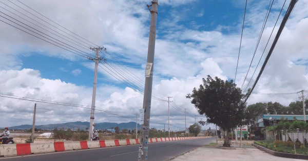 Đất phân lô 2 mặt tiền Tỉnh Lộ 44A DT 3300 m2 720 m2 thổ cư giá 17 tỷ