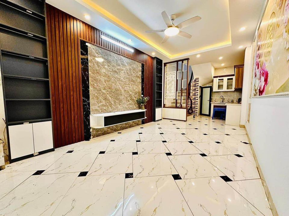 Bán Nhà Phúc Lợi, Long Biên 33m2, 5T giá 3,3 tỷ (trung tâm Phúc Lợi, gần ô tô)