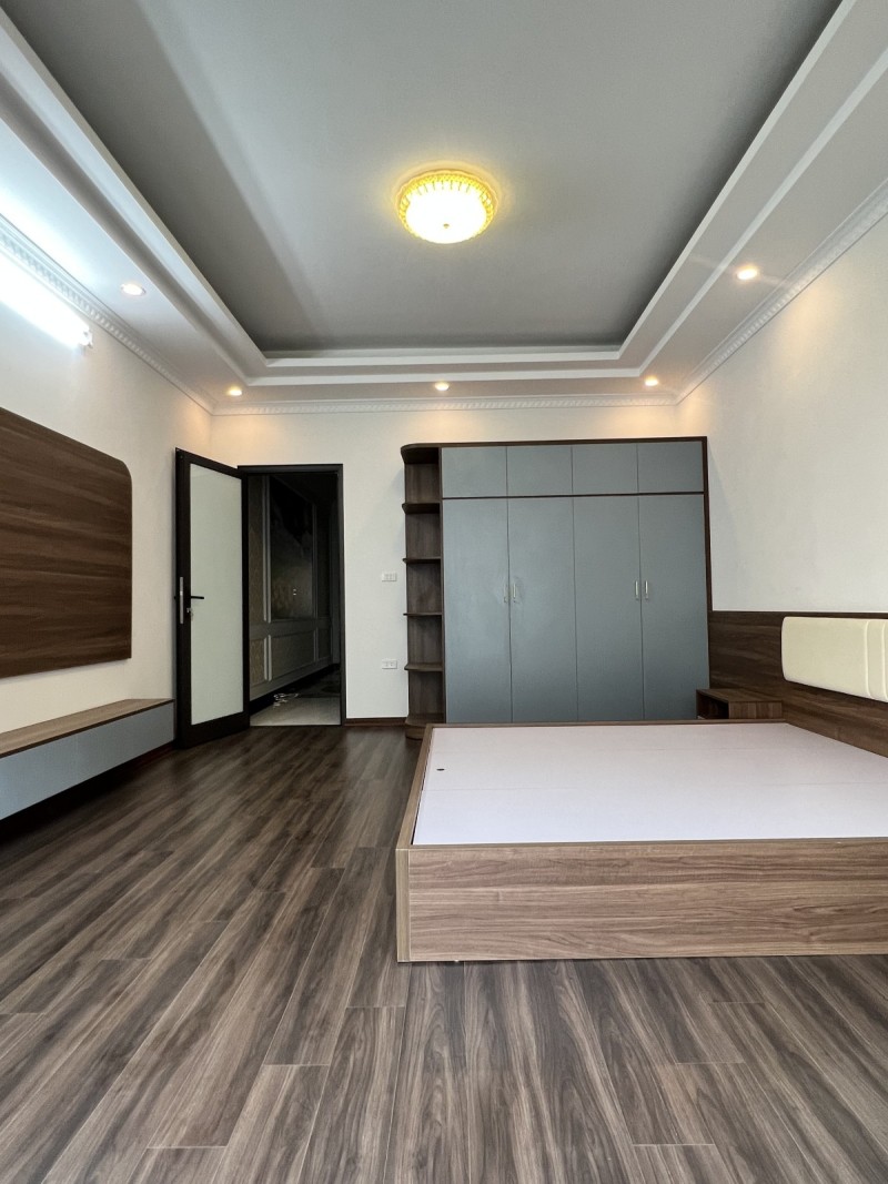 Bán nhà Vũ Ngọc Phan 62m2 4 tầng, mt 5m, 2 thoáng vĩnh viễn, gần oto, 8,7 tỷ