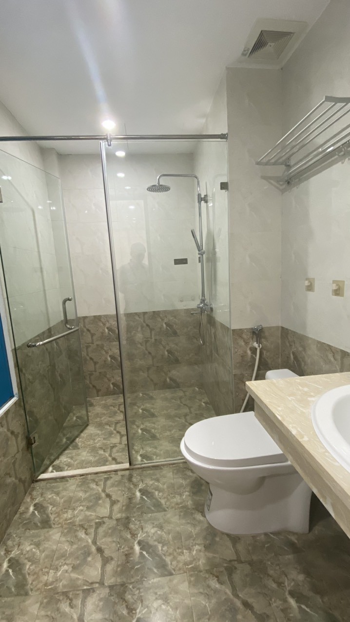 Bán nhà đẹp ở luôn Trần Hữu Tước 42m2 x 4 tầng, mt 5m, gần phố, 5,3 tỷ