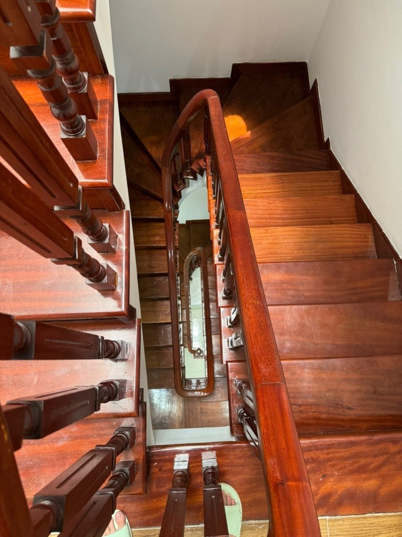 Bán nhà đẹp ở luôn Tôn Đức Thắng 54m2 x 5 tầng, ô chờ thang máy, 7,6 tỷ