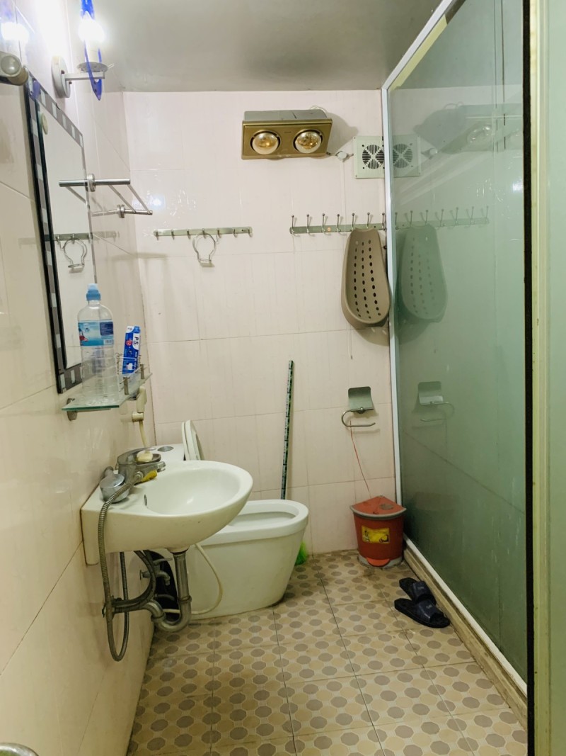 Bán nhà nở hậu ngõ thông oto kinh doanh, 53m2 x 3 tầng, mt 3,7m, gần phố, 8.2 tỷ