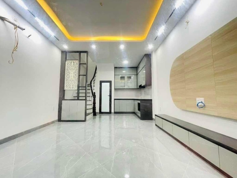 Bán nhà khu Thái Hà 42m2 x 5 tầng, 20m ra oto, nhà 2 lối đi, không đối nhà, 9.2 tỷ