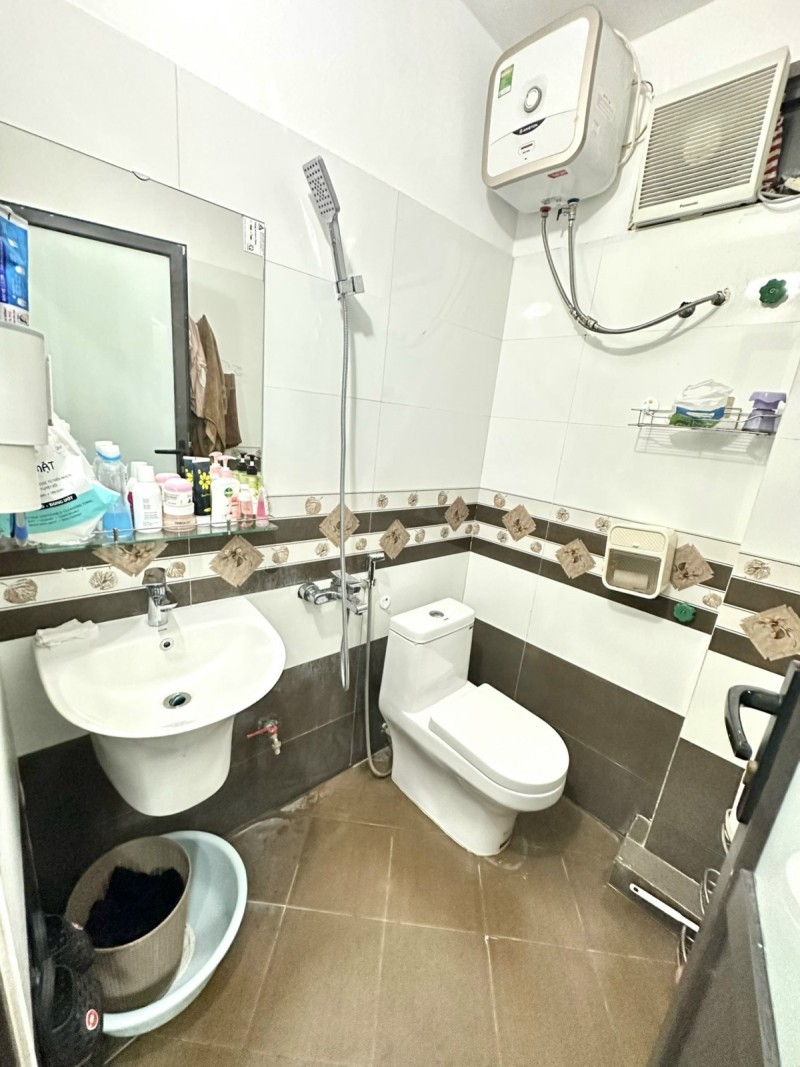 Bán nhà đẹp ở ngay Tôn Đức Thắng 40m2 x 4 tầng, 2 thoáng trước sau, 3 bước ra phố, 7,8 tỷ