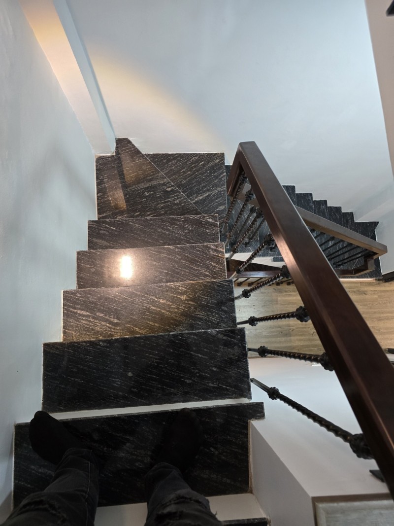 Bán nhà Trần Quý Cáp 27m2 x 4 tầng, 10m ra phố, gần hồ, nhà đẹp full nội thất, 4,9 tỷ