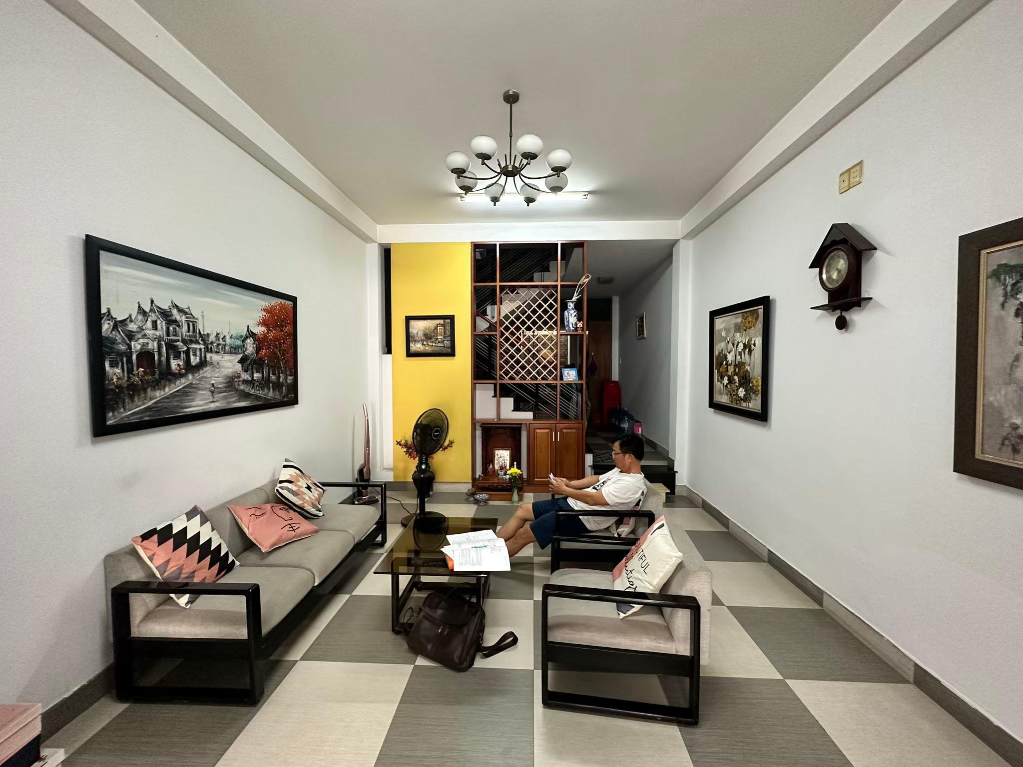 Bán Nhà Đường Võ Văn Ngân Bình Thọ,Thủ Đức Cách Chợ Bắc Ninh 200m, 97m2, 4T, Sổ Riêng