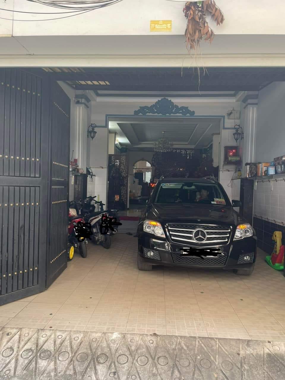 Nhà riêng Hàn Thuyên Thủ Đức, 100m2, 4T, Ở Ngay, Giá Rẻ Như Cho, Khu VIP, Full Nội Thất