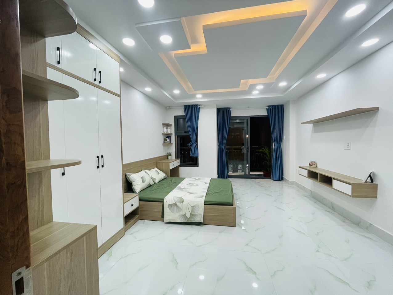 Bán nhà Lý Thái tổ,Quận 10 HXH 4m 1 trục 3 căn ra MT 30.2m2 chỉ 6 tỷ TL