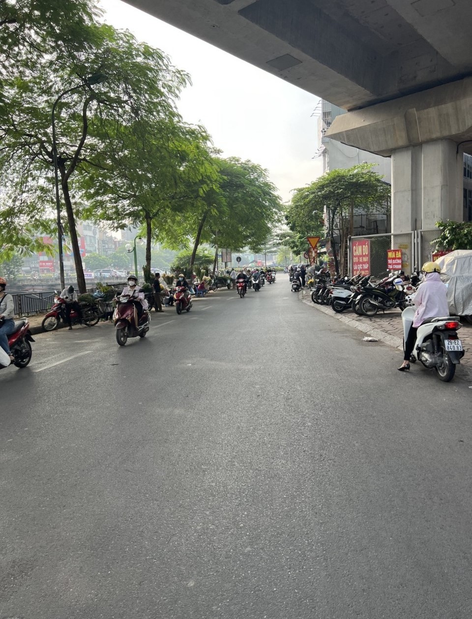 Bán nhà mặt phố Giáp Nhất sở hữu 2 mặt thoáng đều kinh doanh ô tô dừng đỗ 85m hơn 27 tỷ